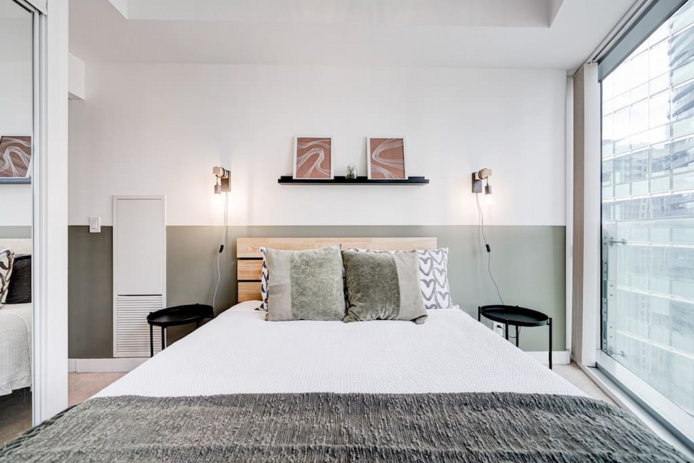Toronto — Downtown 1BR with Skyline Views — photo 4