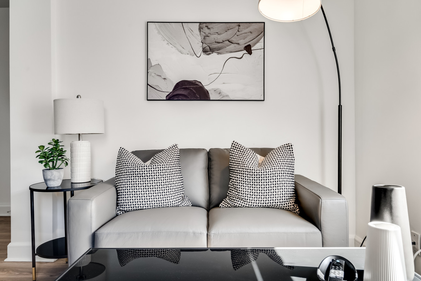 Ottawa — Private 3BR Entire Home — photo 4
