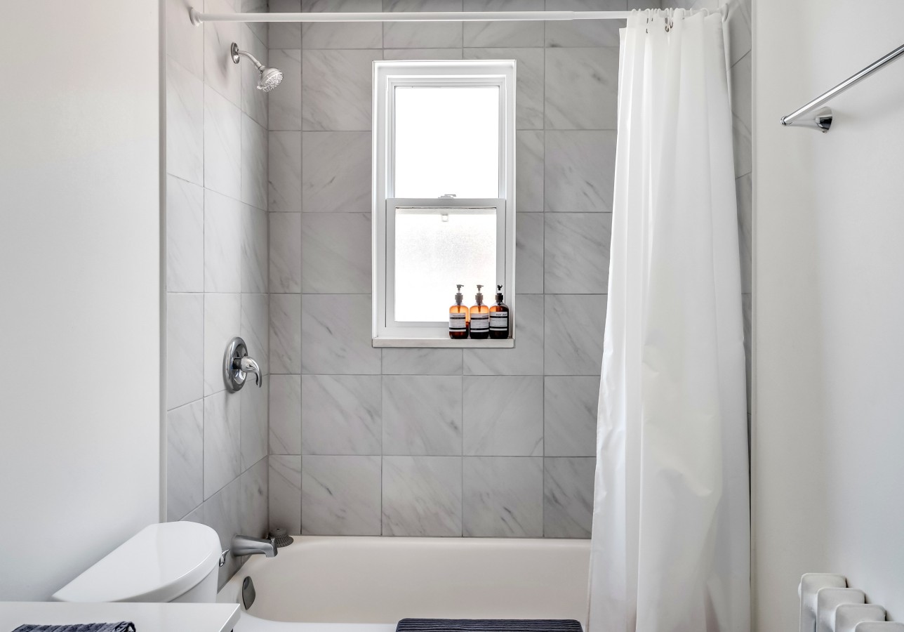 Ottawa — Bright 3BR Suite, Central (Monthly) — photo 3