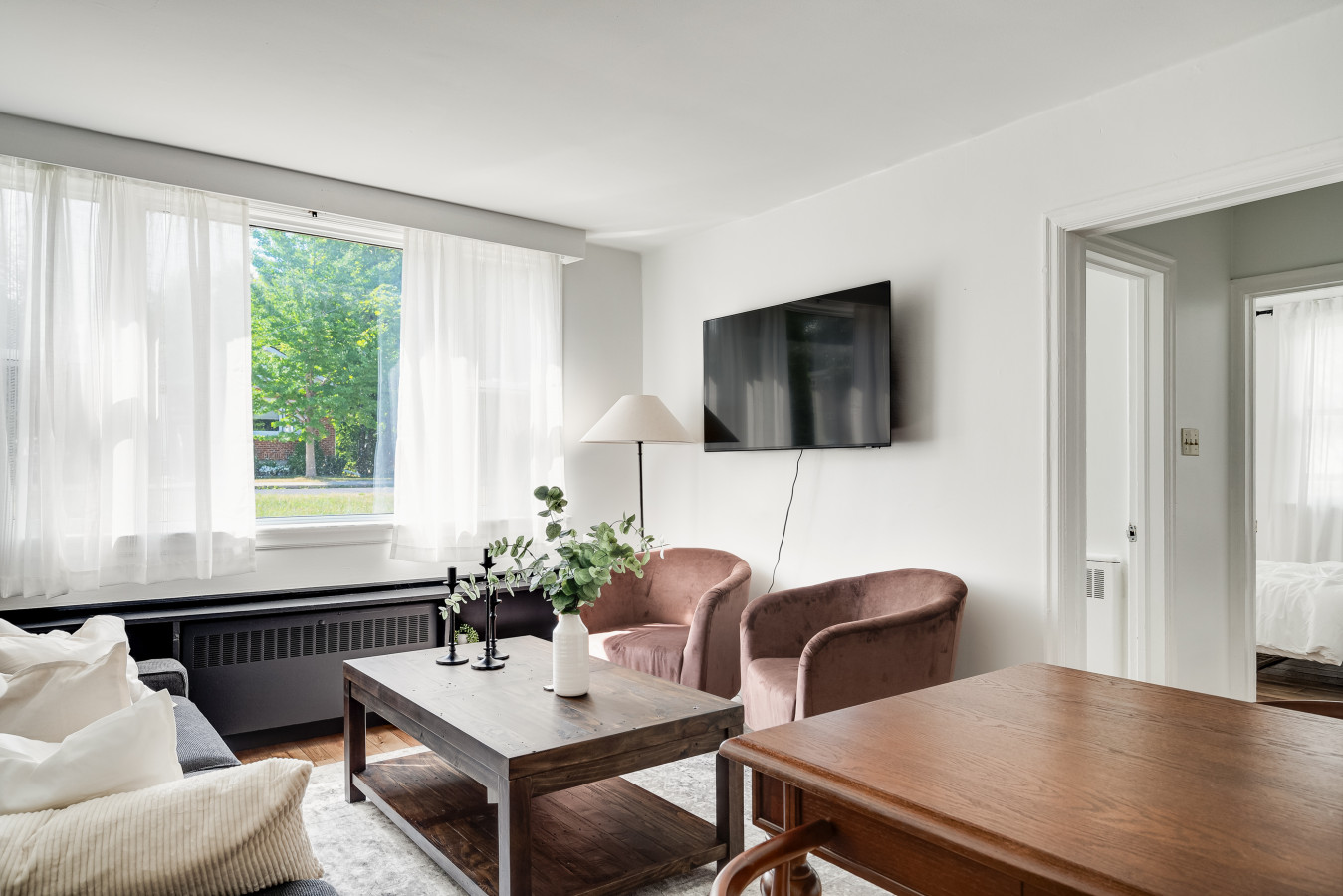 Kingston — Bright 2BR, Walk to Downtown & the Lake