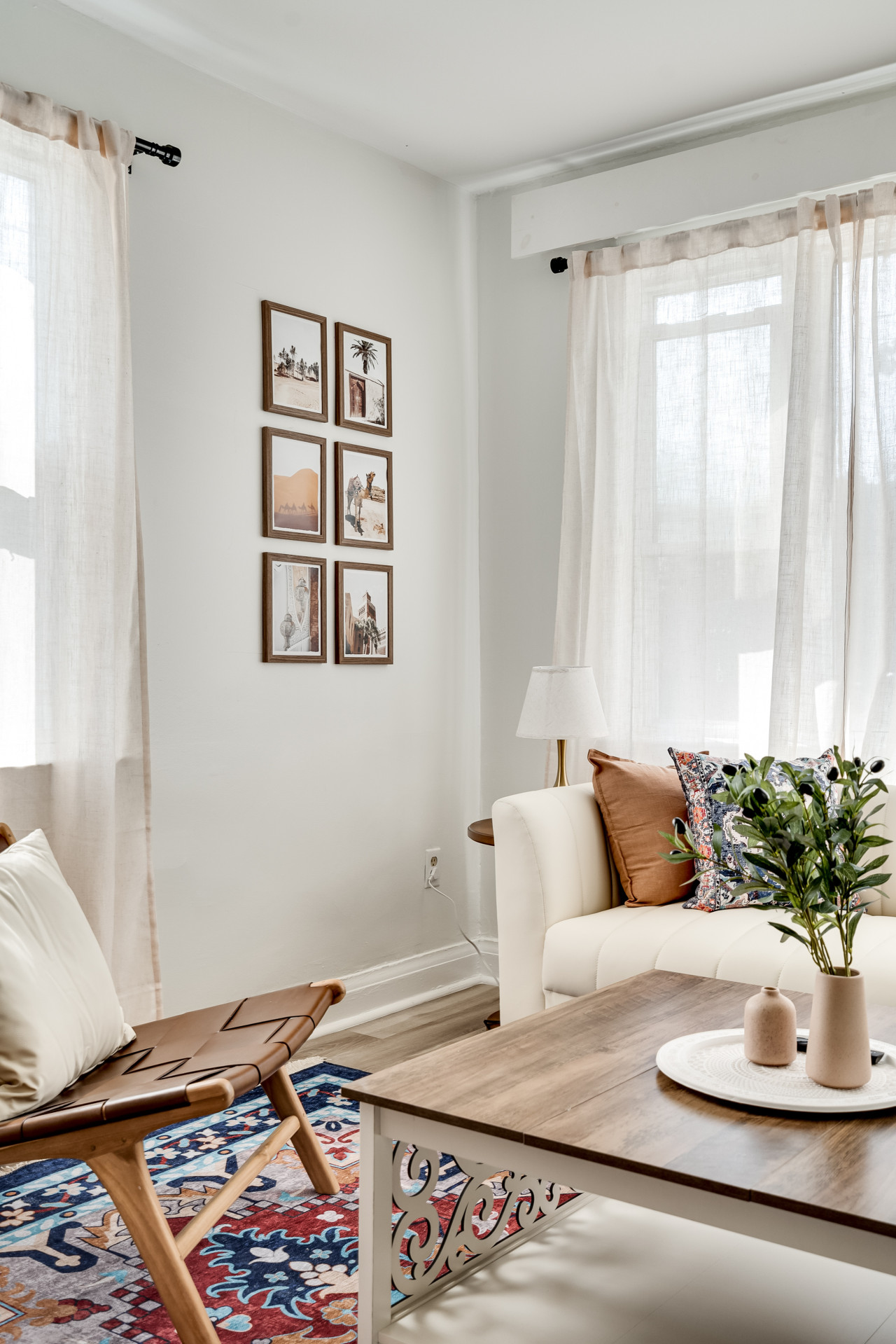 Kingston — Cozy 2BR Retreat near Queen's & Downtown — photo 2